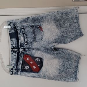 Men's Acid Wash Jean Shorts with Red Flag Pocket Accent